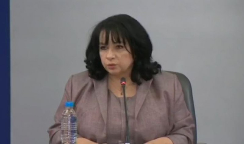 НА ЖИВО: Министър Петкова коментира удължаването на срока за плащане на тока