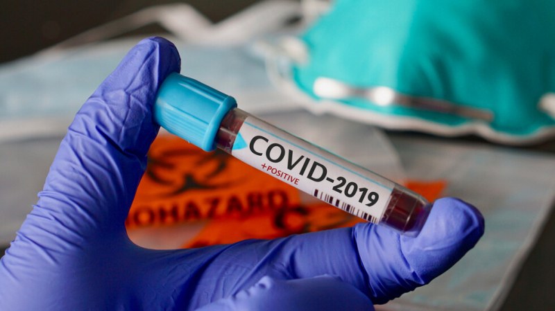 Заразен с COVID-19 българин се върна от Англия у нас с кола! Ето как