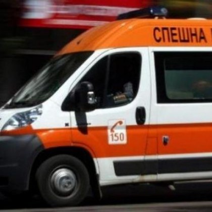 Дете падна от тераса, докато си играе, с опасност за живота е