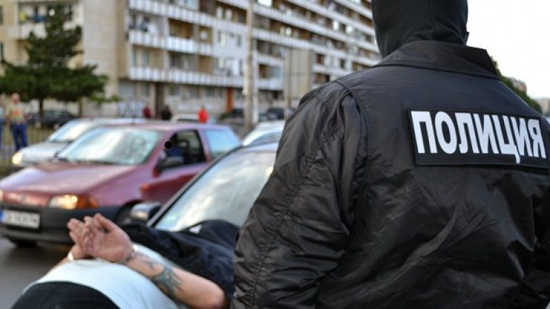 Удар на полицията в Пловдив! Сгащиха четирима с дрога
