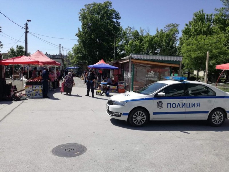 Полицията засече тираджия под карантина... на пазар