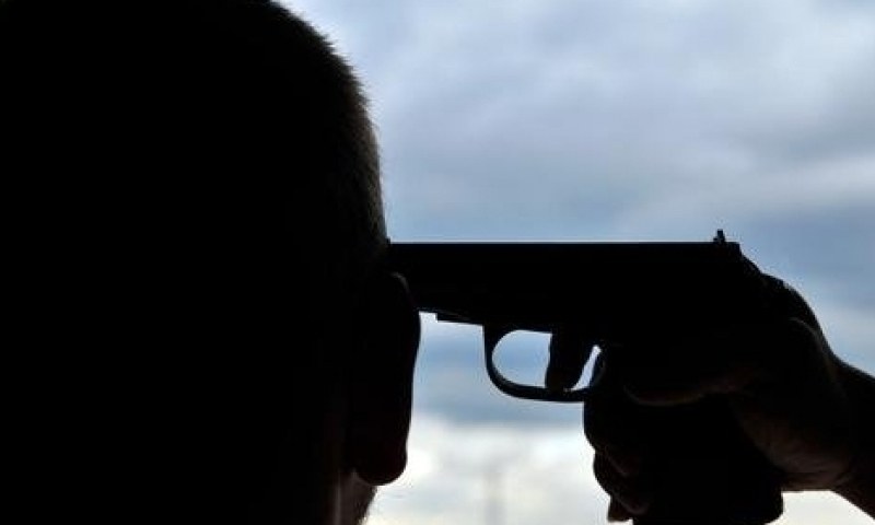Опряха пистолет в главата на мъж! Търсят се свидетели СНИМКА