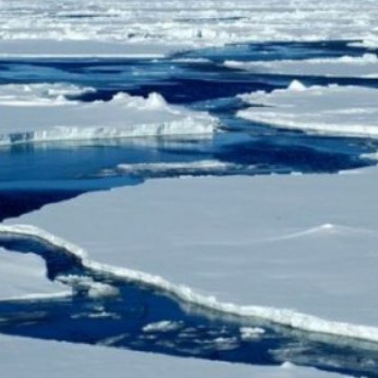 Северният магнитен полюс се измества към Сибир