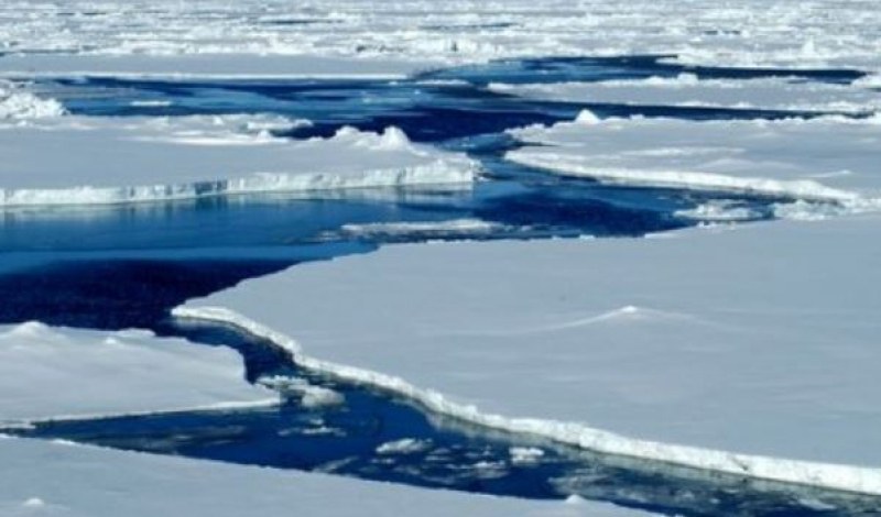 Северният магнитен полюс се измества към Сибир
