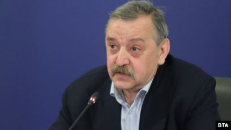Кантарджиев: Всеки мол може да си позволи UV лампа