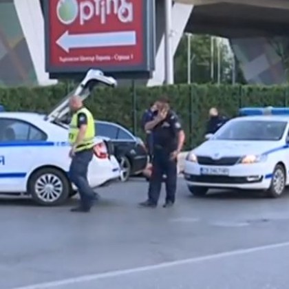 Гонка между полицията и кола приключи със стрелба и арести!