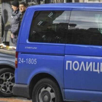 Срязаха покрива на магазин, за да задигнат 500 лева