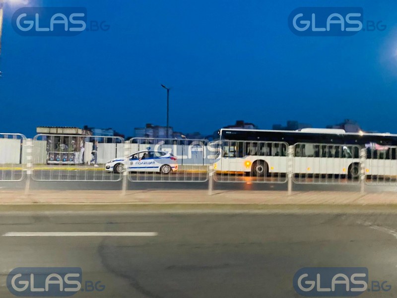 Инцидент спря автобус в Пловдив, полиция е на мястото СНИМКА