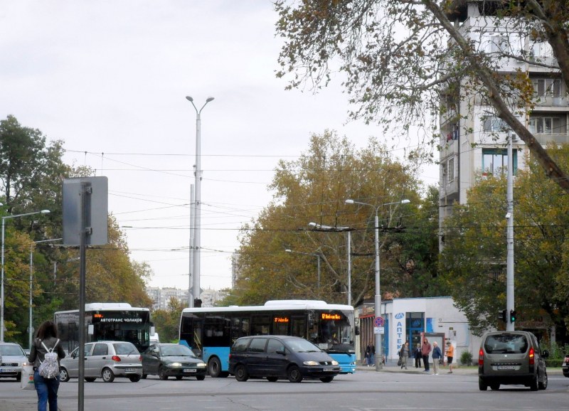 Преасфалтират ключово кръстовище в Пловдив