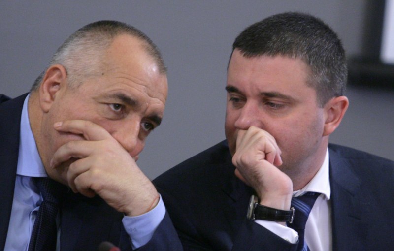 Горанов само каза да не го карам да се радва и да се усмихва. Но няма напрежение между нас!