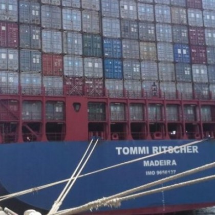Отвлеченият български капитан вече е в родината си