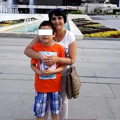 Събират дарения за сина на починалата от COVID-19 д-р Илияна Иванова
