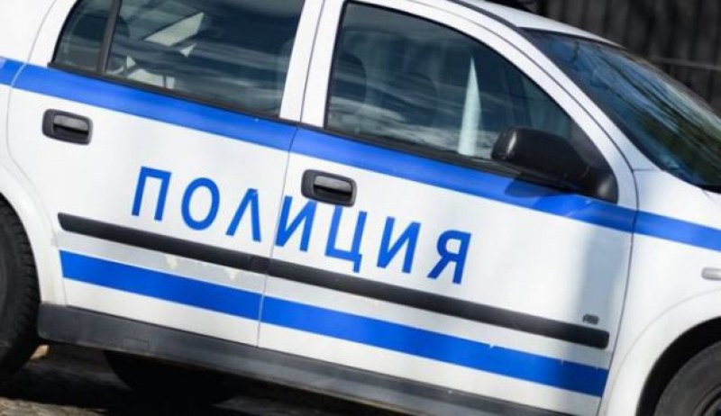 Заловиха двама тийна, откраднали бус в Пазарджишко!