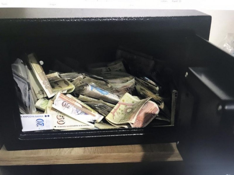 Пари и дрога откриха при акция на морето! СНИМКИ