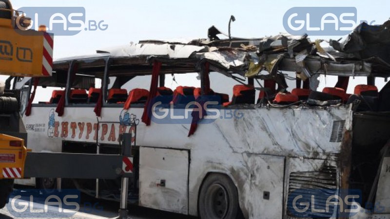 9 загинали при катастрофа с автобус край Пловдив, близките си спомнят за трагедията