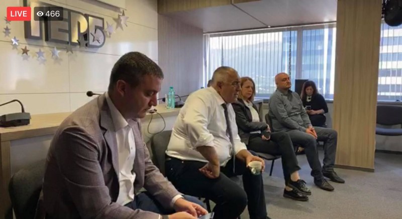 НА ЖИВО: Борисов посети Института за дясна политика