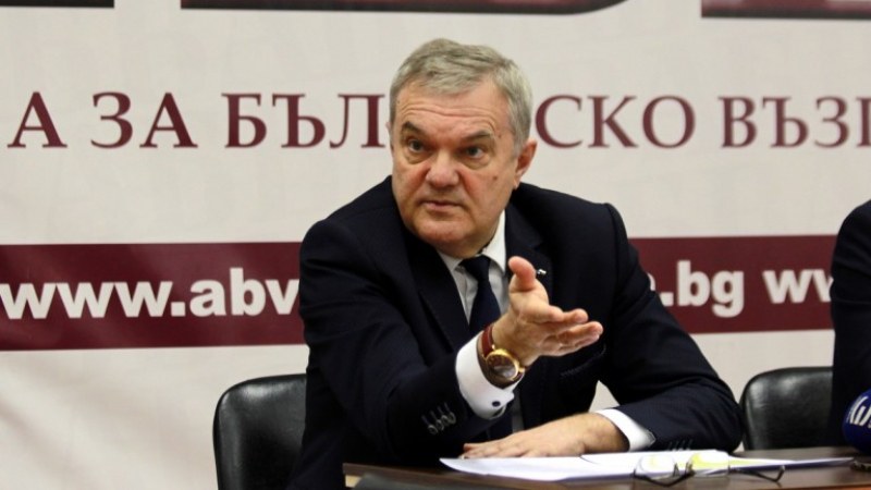Унизителни условия за пилотите ни в САЩ! Кой е виновен?