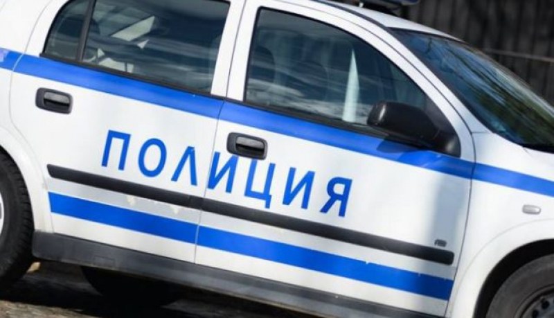 Хванаха дрогиран шофьор, а в колата му 