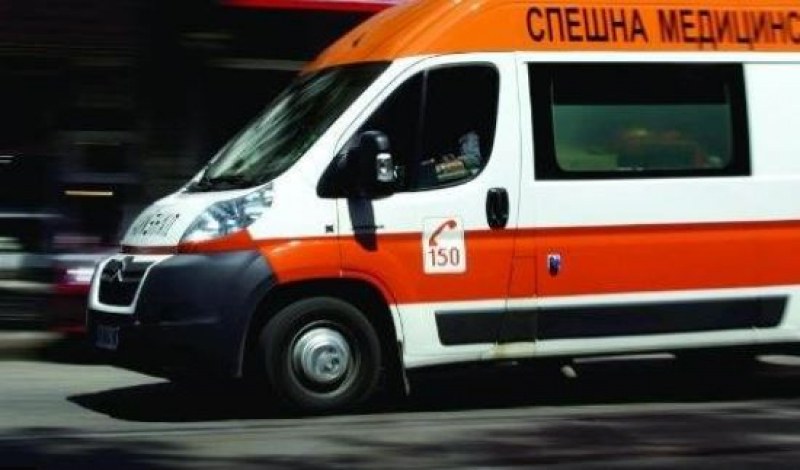 Кола и камион се блъснаха на пътя Чепеларе – Хвойна, има пострадали