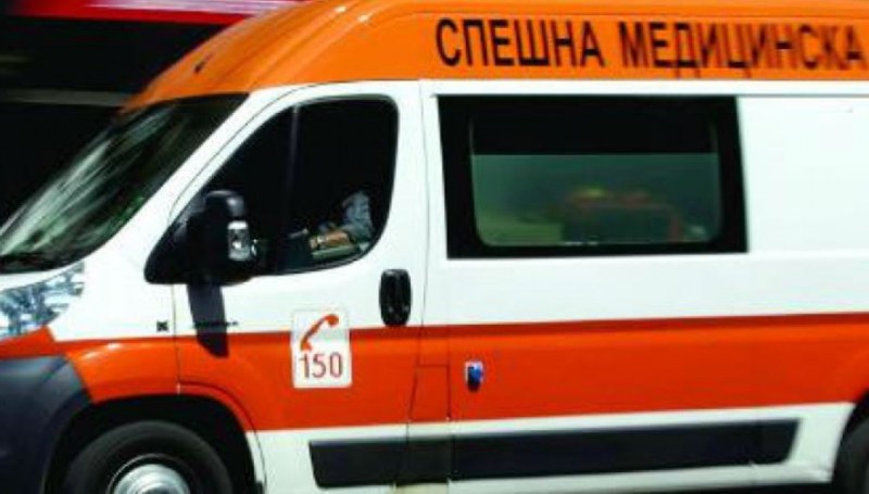 Пловдивчанка тръгна да прави обратен завой, блъсна я рейс