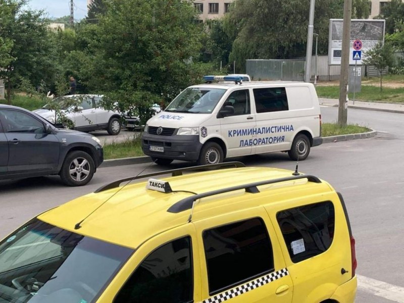 Единият труп в Казанлък е на руски гражданин, намерени са два ножа и сап