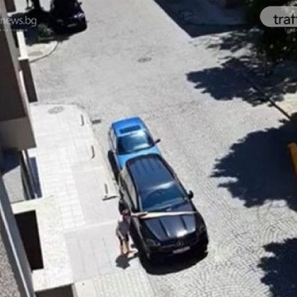 Пощръкляла пловдивчанка размята дъски по мерцедес ВИДЕО