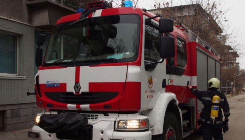 Дете заключи майка си на терасата, намесиха се пожарникари
