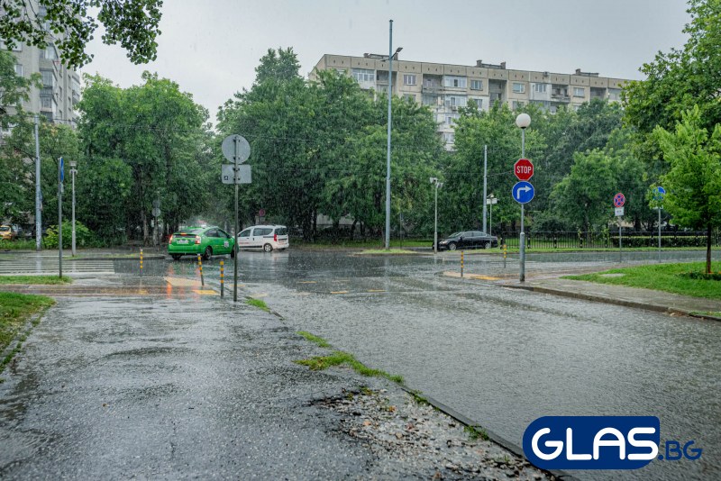 Нищо ново: дъжд, гръмотевици, градушки...