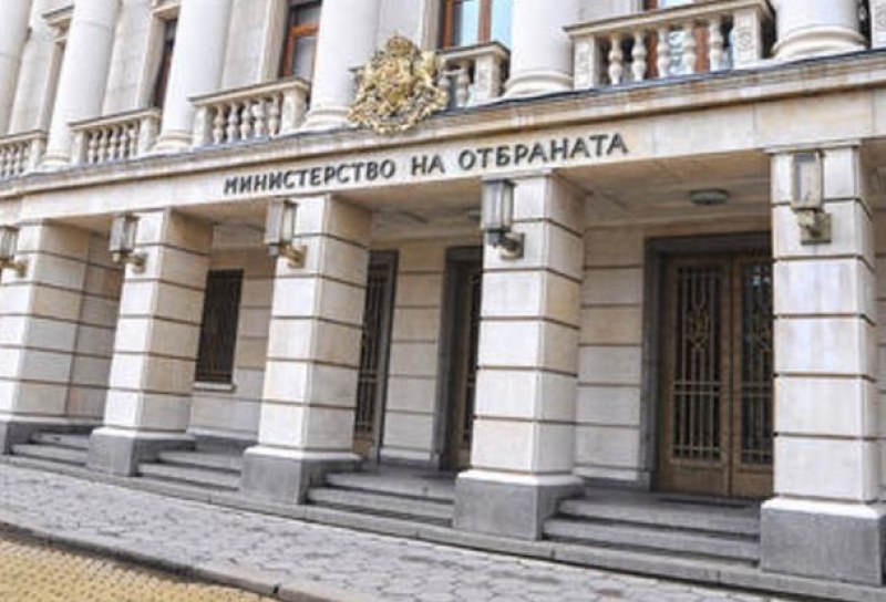 Има заразен с COVID-19 служител в Министерството на отбраната
