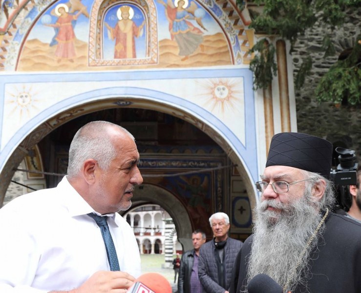 Глоба за премиера и журналистите без маски!