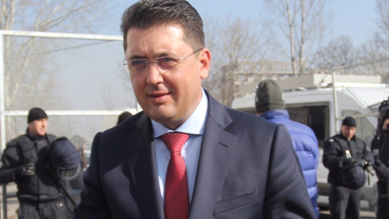 Как Пламен Узунов и брат му консултират КЦМ срещу 150 000 годишно?