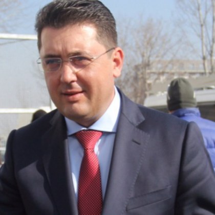 Как Пламен Узунов и брат му консултират КЦМ срещу 150 000 годишно?