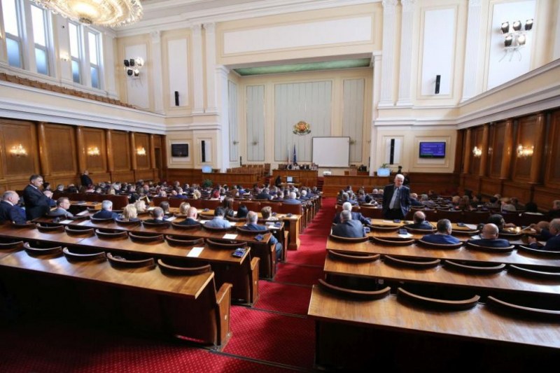 Парламентът прие втората актуализация на държавния бюджет