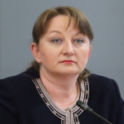 Министър Сачева каза кога ще се възстанови заетостта