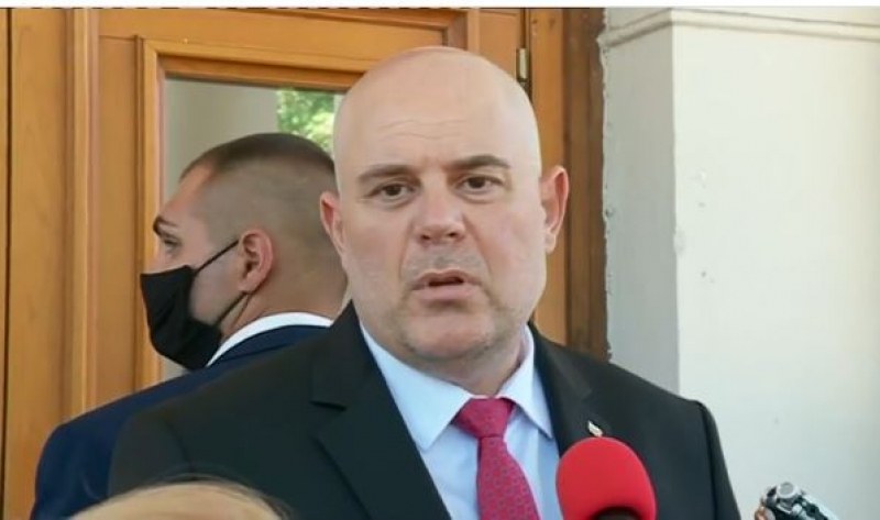Иван Гешев коментира арестите за тероризъм в Бургас!