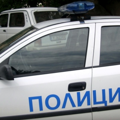 Крадец разби и обра магазин... взе си и малко цигари!