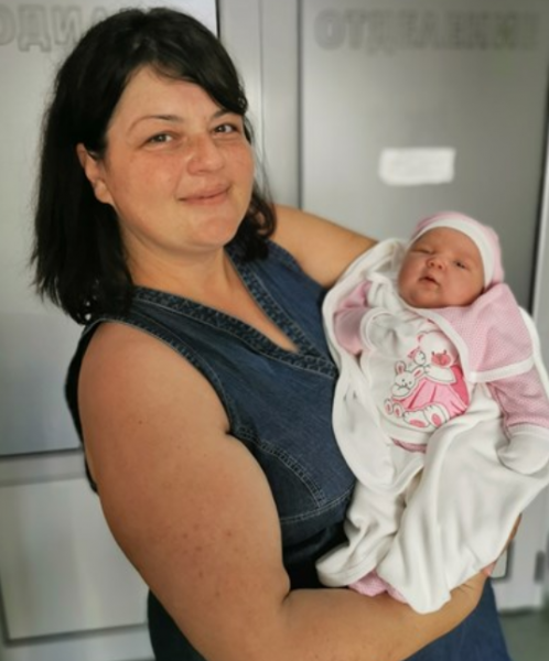 Голяма госпожица се роди в пловдивска болница - над 5 килограма! СНИМКИ