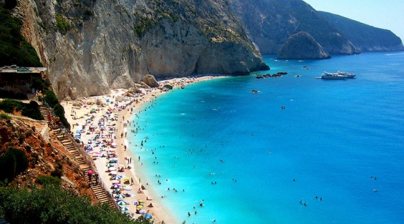Идея за почивка: Гръцкият остров с най-синя вода СНИМКИ