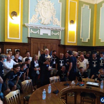 Локомотив обяви колко са заразените в клуба, разминават се с областния щаб