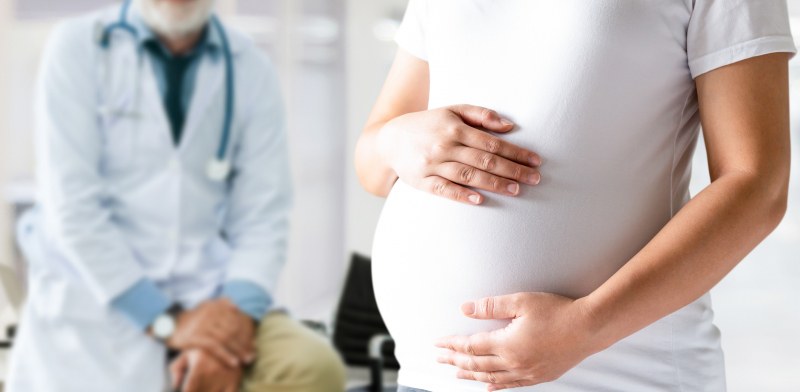 Бременните жени могат да предават COVID-19 на неродените си