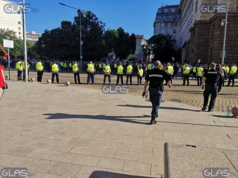 Десетки арести в София!