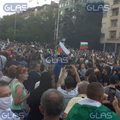 Блокираха "Орлов мост”, протестът продължава СНИМКИ