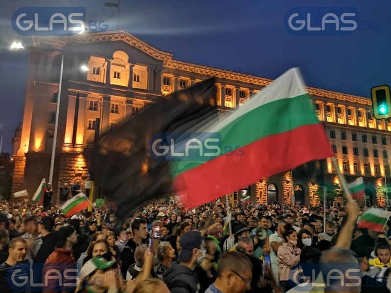 Нови арести в София! Протестът се разрасна СНИМКИ*