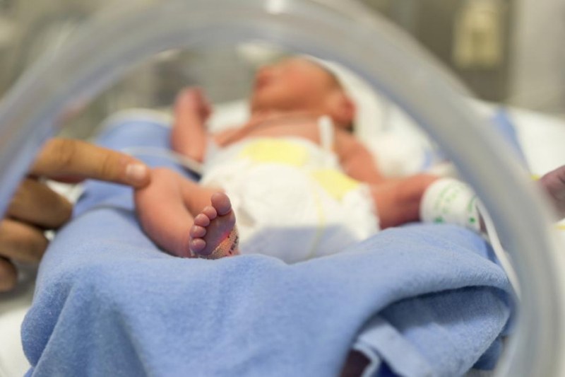 Неродено бебе се зарази с коронавирус