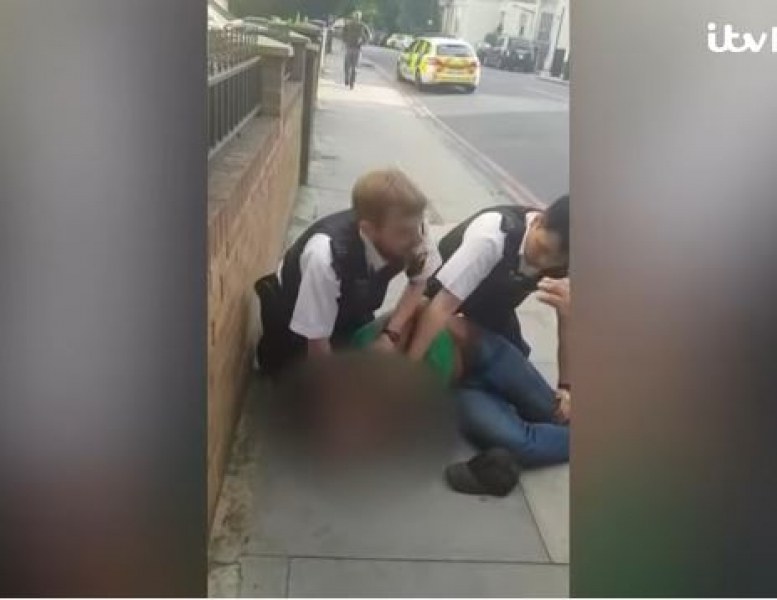 Отстраниха полицай заради случай, подобен на този с Джордж Флойд  ВИДЕО