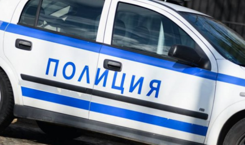 Мъж помоли жена на улицата да ползва телефона ѝ, а после... офейка!