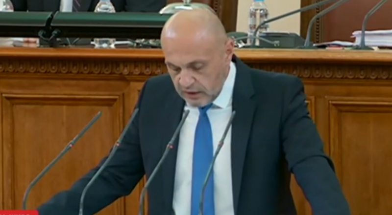 НА ЖИВО: Парламентът гласува промените в правителството