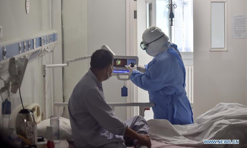 Китайски доклад: 90% от преборилите COVID-19 – с увреден бял дроб!
