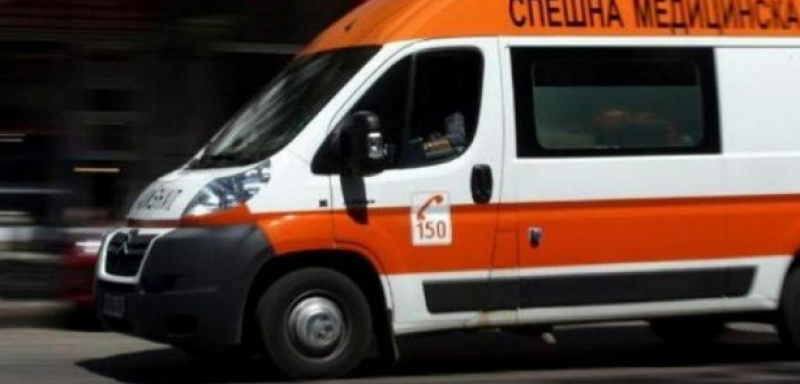 Кола блъсна и уби пешеходец