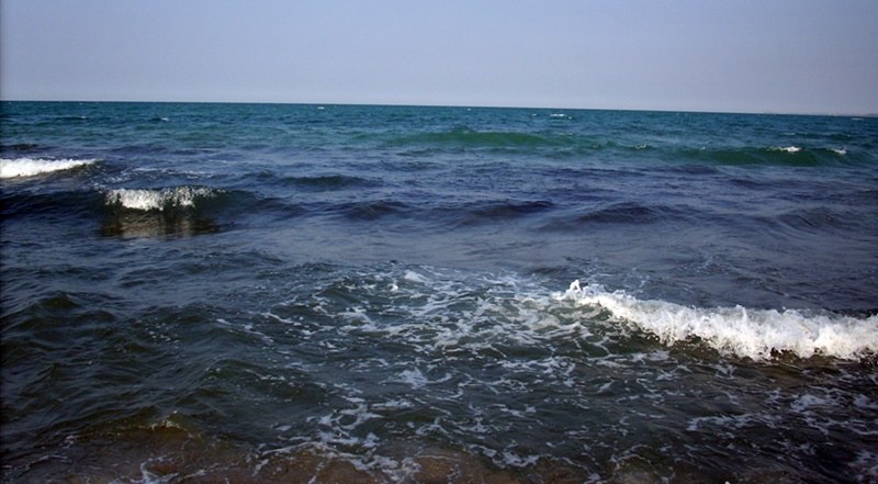 Мъртвото вълнение завлече 44-годишен в Поморие – удави се